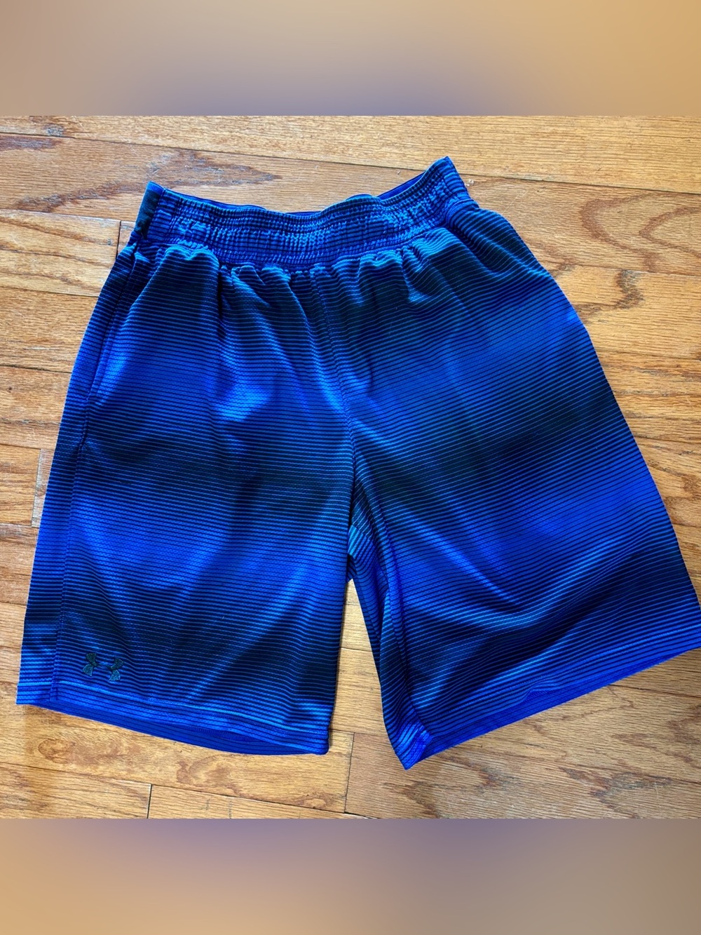 Under Armour Black & Royal Gradient Performance Shorts size Medium